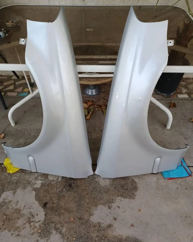 Honda Civic 99-00 OEM fenders. Vogue silver metallic