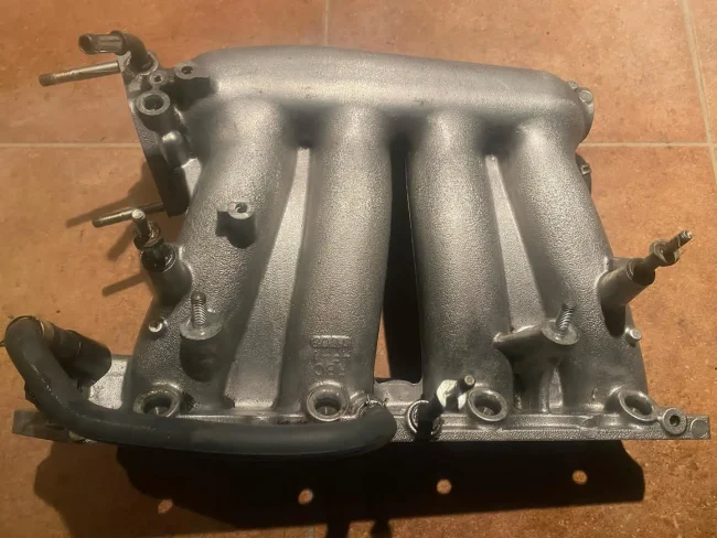 intake manifold. - Image 3